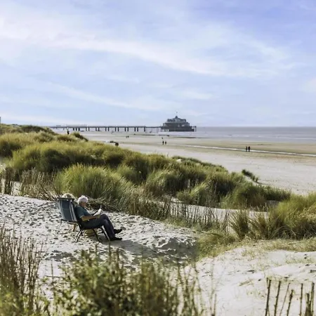 In By The Marina 아파트